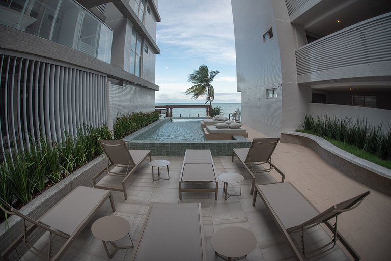 Apto 304A, LUXO 2 suítes, Pé na Areia Branco Haus
