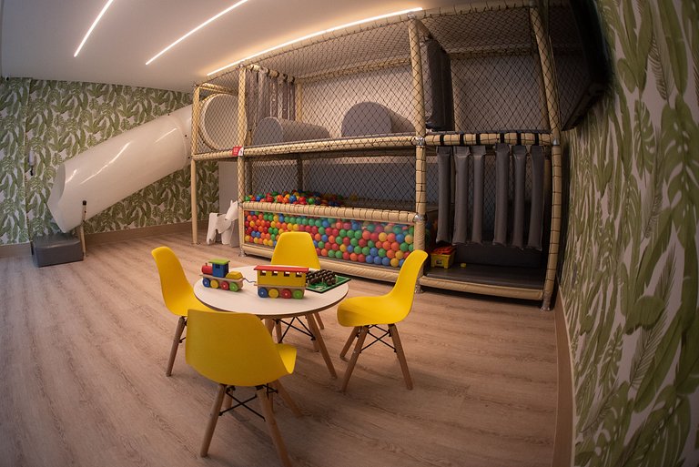105B - Luxo Garden c piscina - Branco Haus by Jess