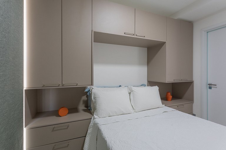 207B - Luxuoso Apto de 3 Quartos - Frente pro Mar no Branco