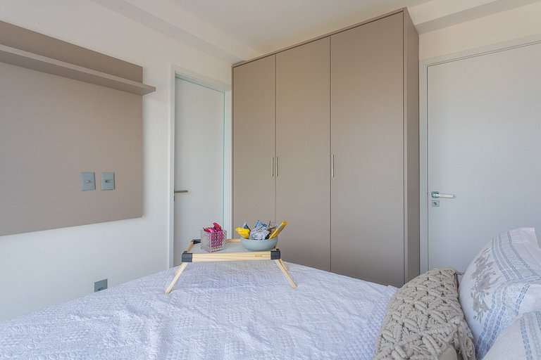 207B - Luxuoso Apto de 3 Quartos - Frente pro Mar no Branco
