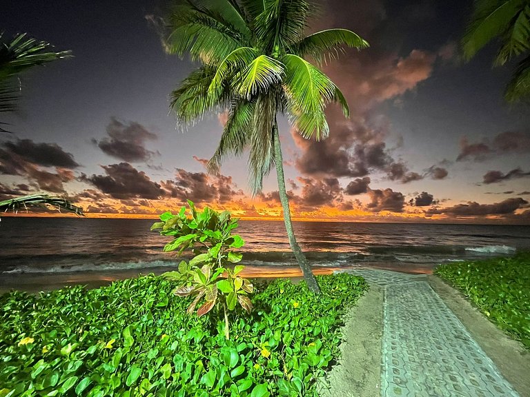 Paraíso Casal - Pé na Areia, Branco Haus by Jess