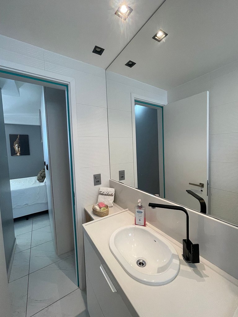 406A - Apto Luxo 2 Suítes - Pé na Areia do Branco Haus
