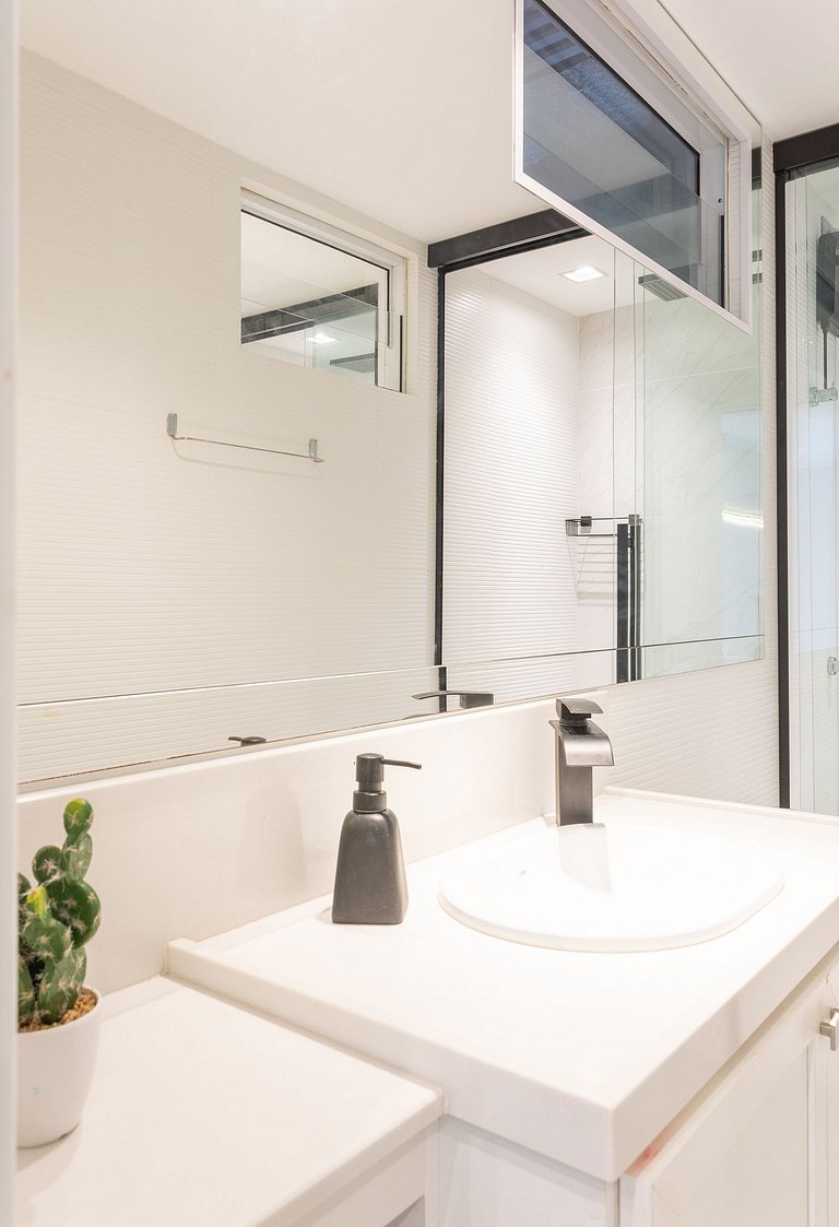 105B - Luxo Garden c piscina - Branco Haus by Jess