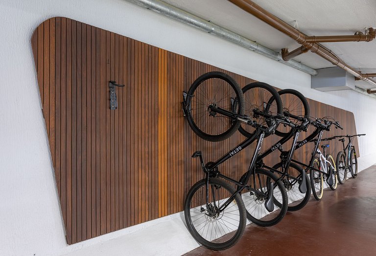 Beira-Mar Luxo, Setai Yacht