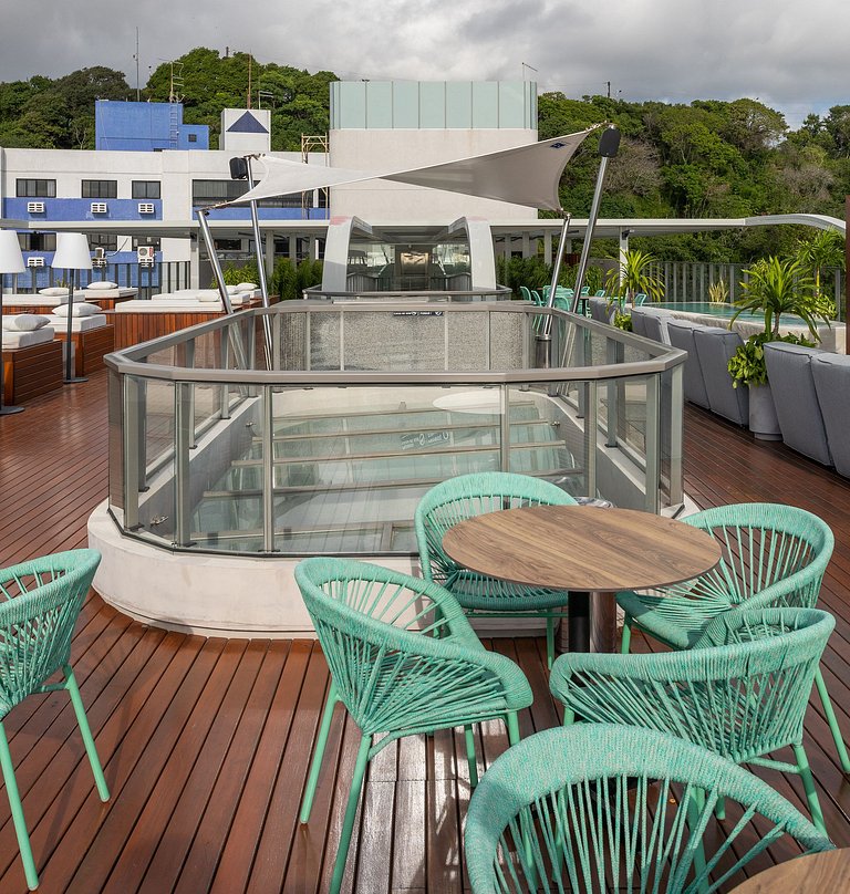 Beira-Mar Luxo, Setai Yacht