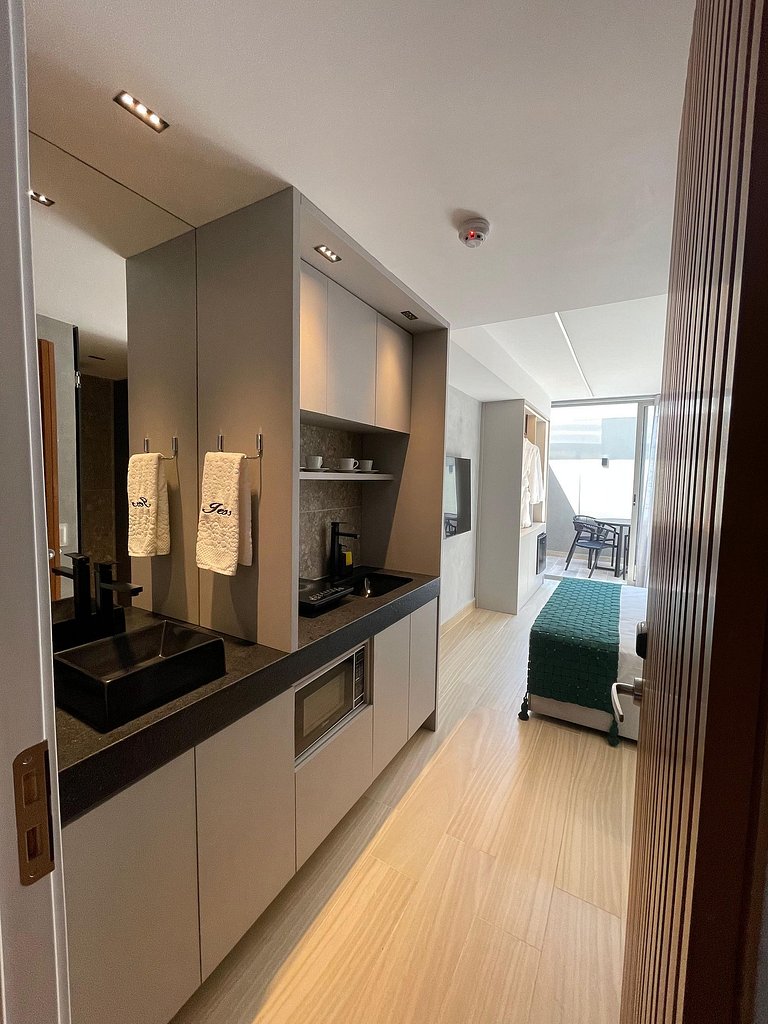 Beira-Mar Luxo, Setai Yacht