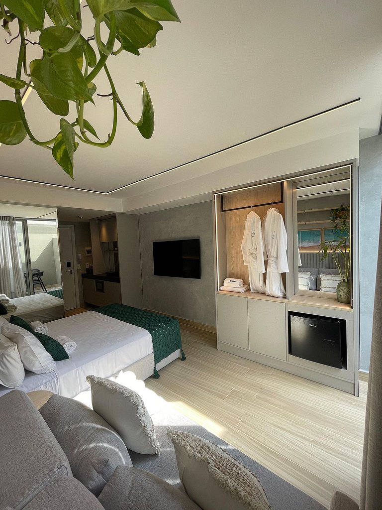 Luxurious Sea Front, Setai Yacht