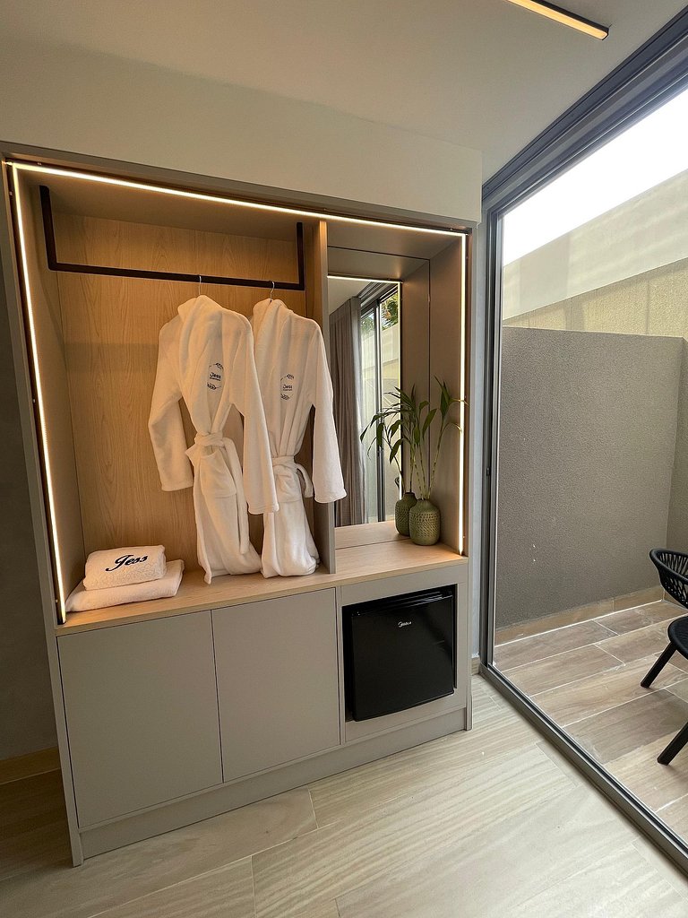 Beira-Mar Luxo, Setai Yacht