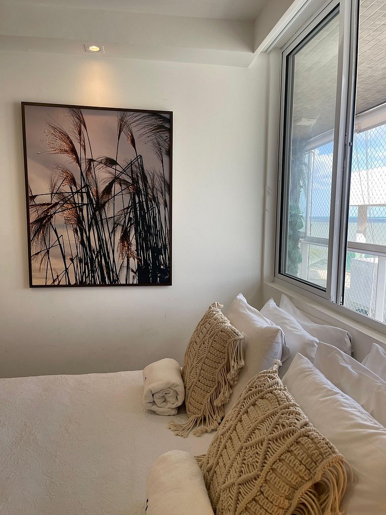 Apto 304A, LUXO 2 suítes, Pé na Areia Branco Haus