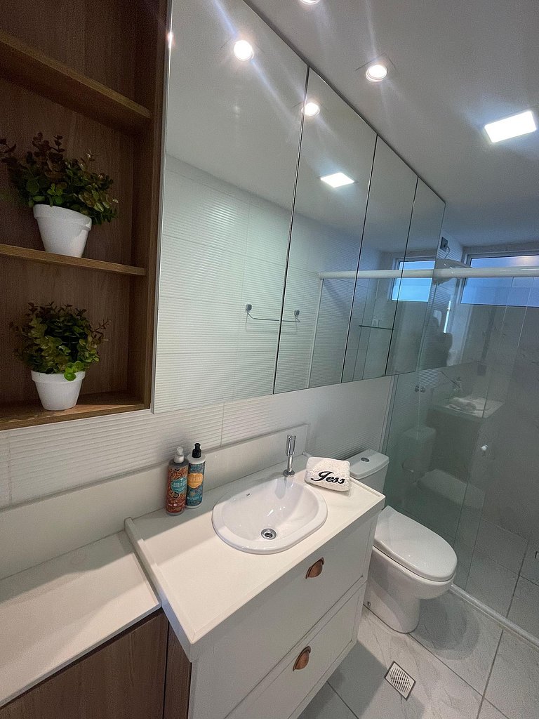 Apto 304A, LUXO 2 suítes, Pé na Areia Branco Haus