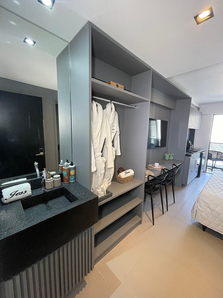 Flat 127 - Alto Padrão Beach Haus - by Jess