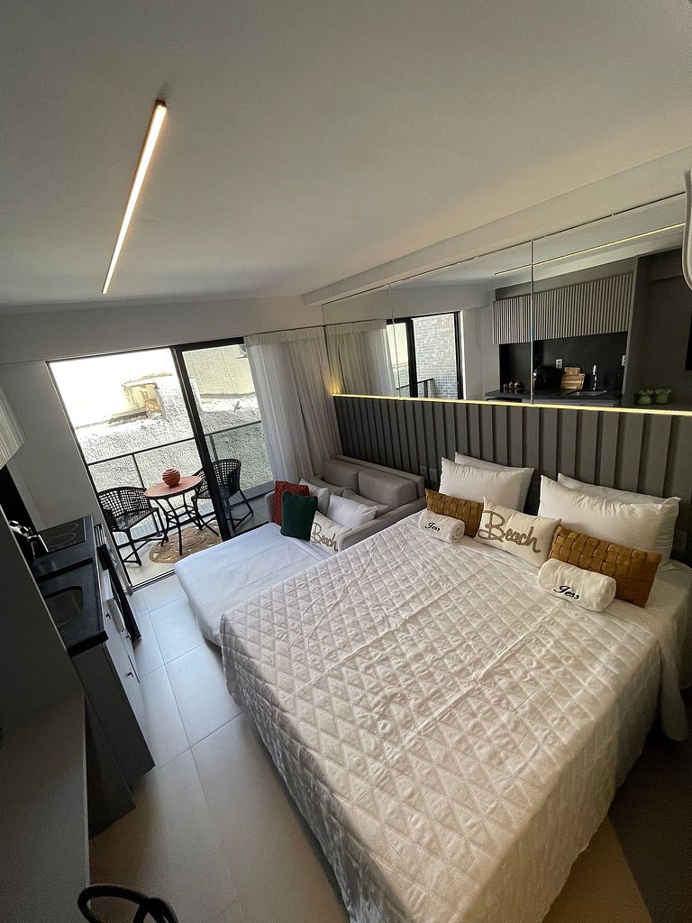Flat 127 - Alto Padrão Beach Haus - by Jess