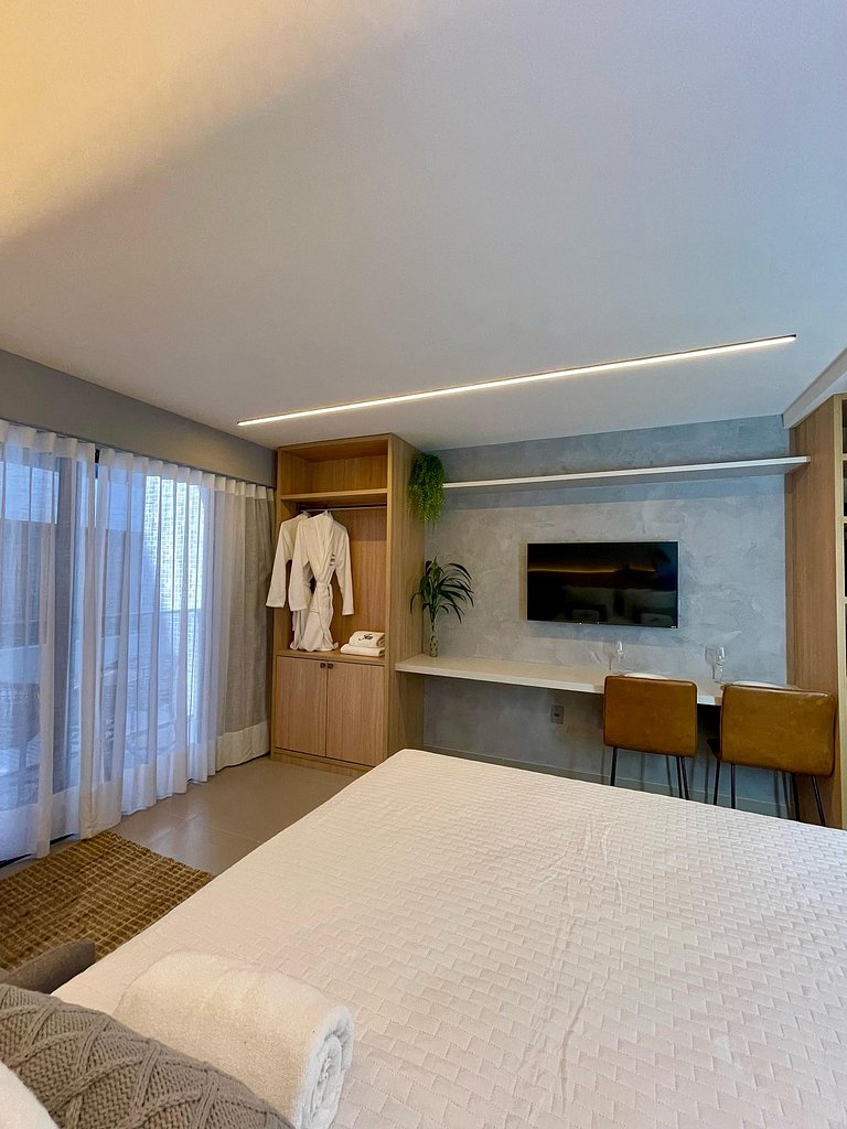 Flat 110 - Alto Padrão Beach Haus - by Jess