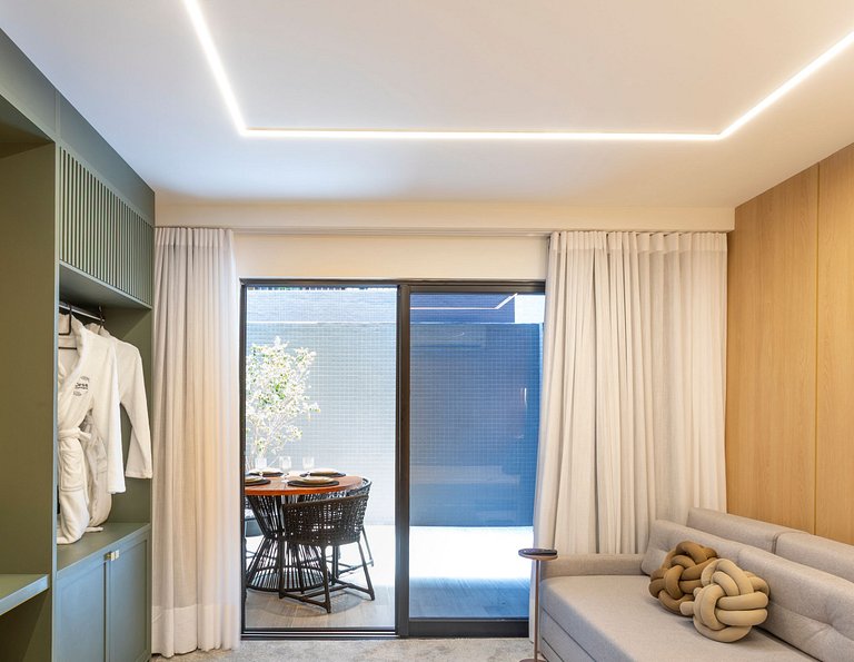 Flat 16 - Alto Padrão Beach Haus - by Jess